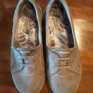 Skechers slip on sneakers shoes 10